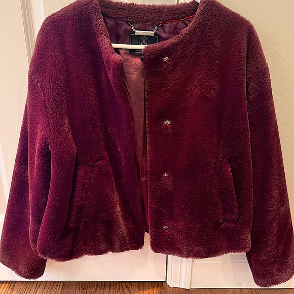 Gorgeous Burgundy Faux Fur Jacket - Picture 1 of 4